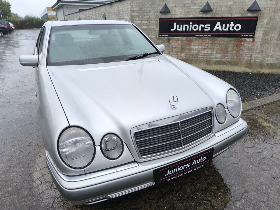 Mercedes E220 2,2 Classic aut. 4d