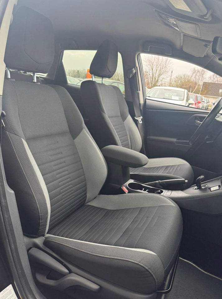 Toyota Auris 1,8 Hybrid H2 Touring Sports CVT 5d