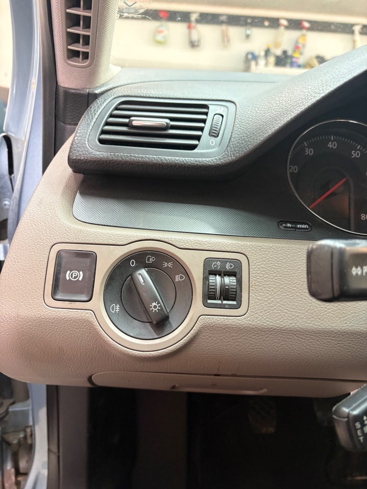 VW Passat 2,0 FSi Trendline Variant 5d