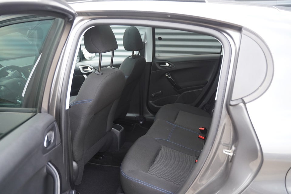 Peugeot 208 1,5 BlueHDi 100 Like Sky 5d