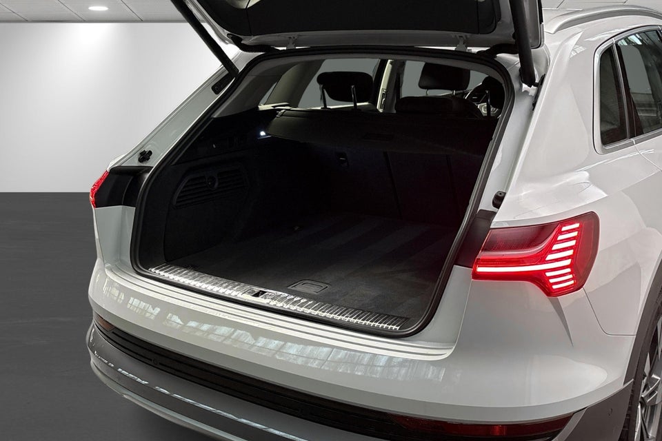 Audi e-tron 55 Prestige quattro 5d
