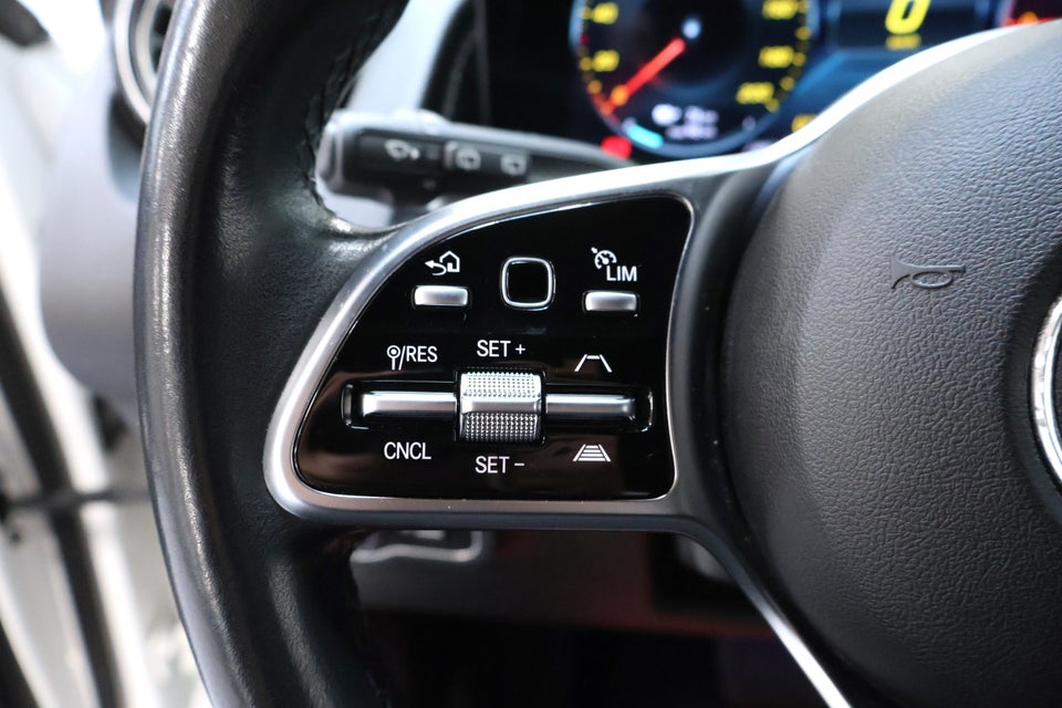 Mercedes EQB300 4Matic 5d