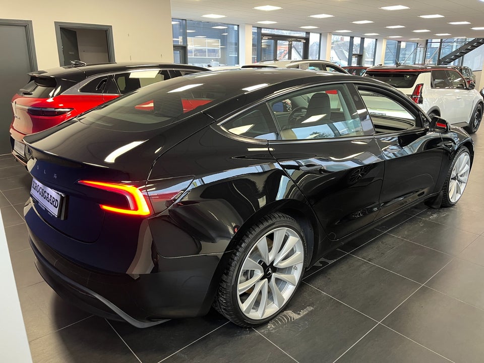 Tesla Model 3 RWD 4d