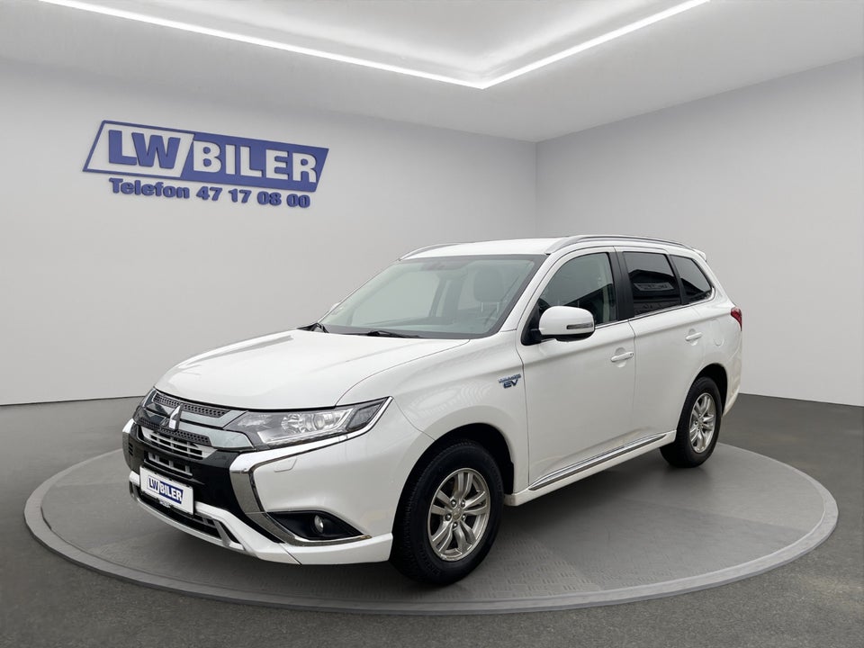 Mitsubishi Outlander 2,4 PHEV Inform CVT 4WD 5d