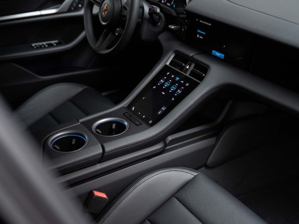 Porsche Taycan 4 Performance+ Cross Turismo 5d