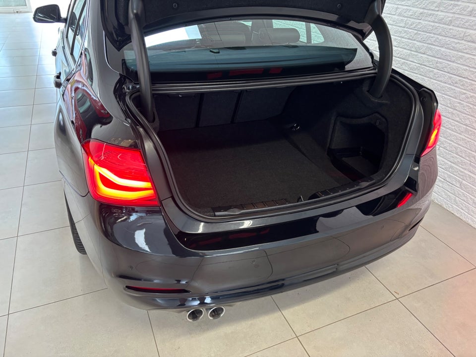 BMW 320d 2,0 Sport Line aut. 4d
