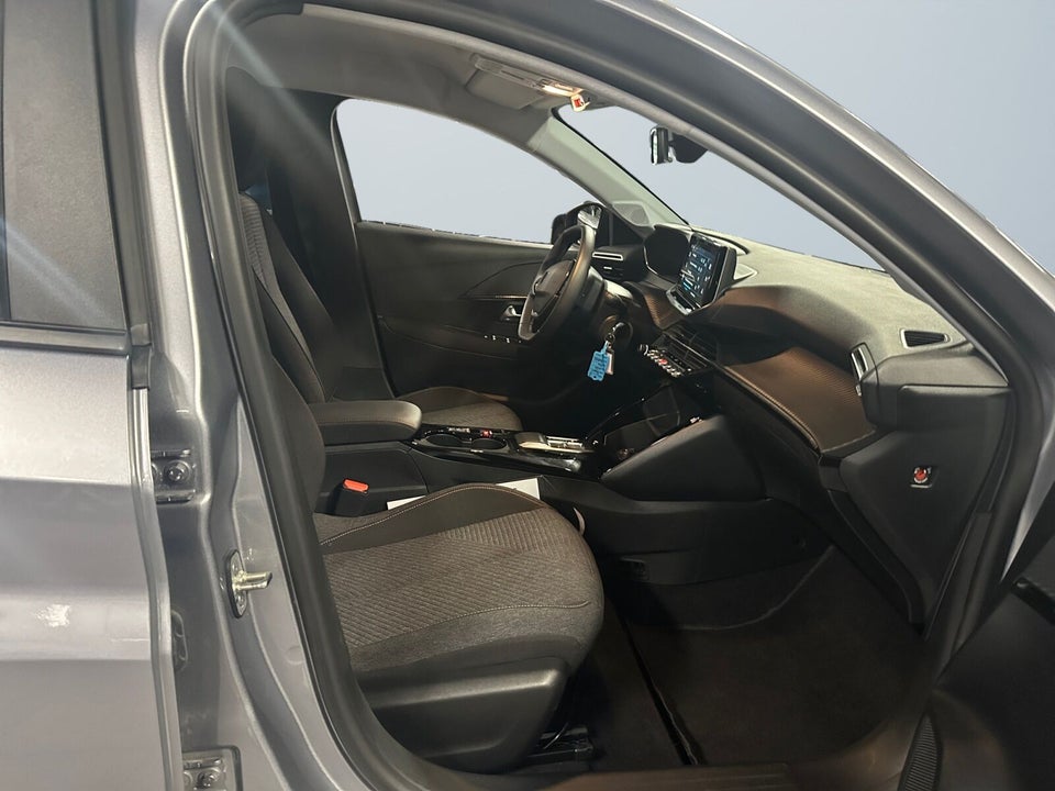 Peugeot e-208 50 Style 5d