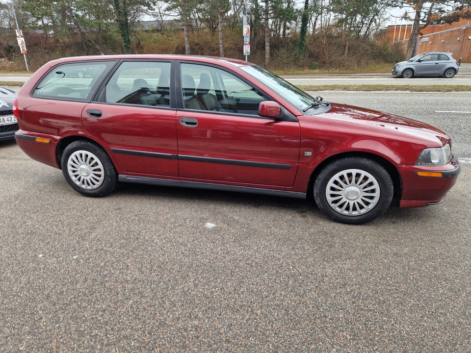 Volvo V40 1,8 Classic aut. 5d