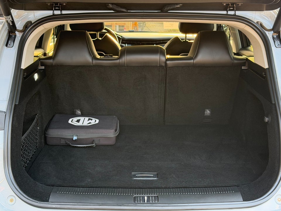 MG Marvel R Luxury 5d