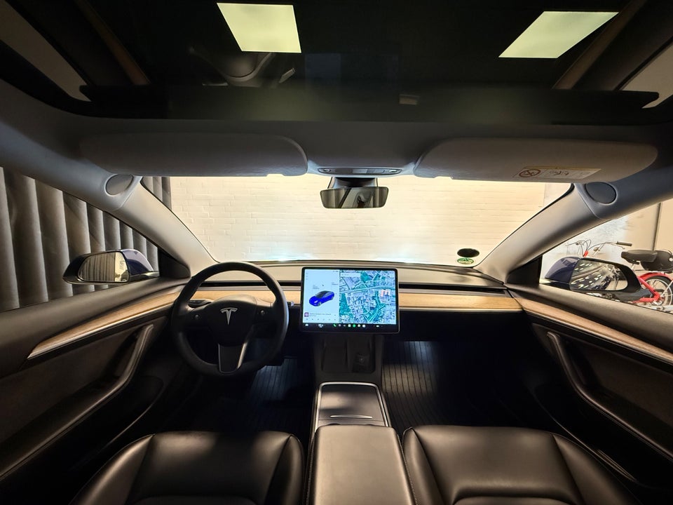 Tesla Model 3 Long Range AWD 4d
