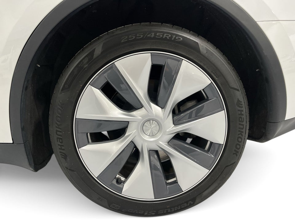 Tesla Model Y Long Range AWD 5d