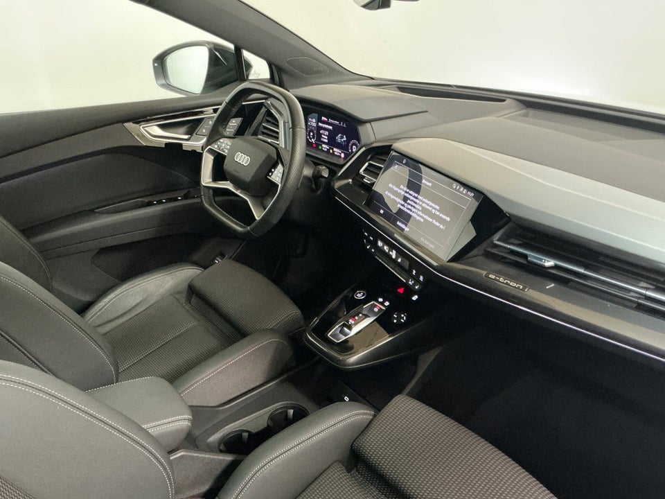 Audi Q4 e-tron 50 S-line quattro 5d