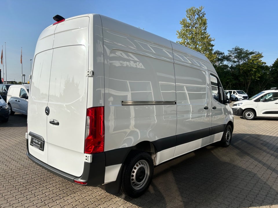 Mercedes Sprinter 214 2,2 CDi A2 Kassevogn aut. FWD