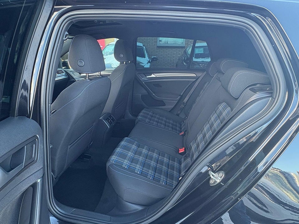 VW Golf VII 1,4 GTE DSG 5d