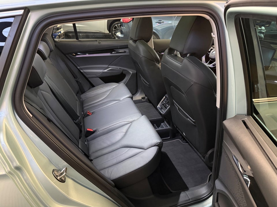 Skoda Enyaq 85 iV Suite 5d