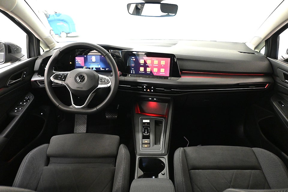 VW Golf VIII 1,4 eHybrid DSG 5d