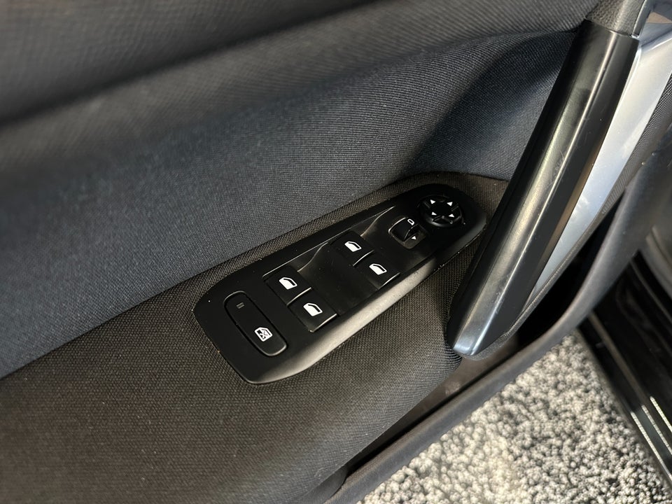 Peugeot 308 1,2 e-THP 130 Active EAT6 5d