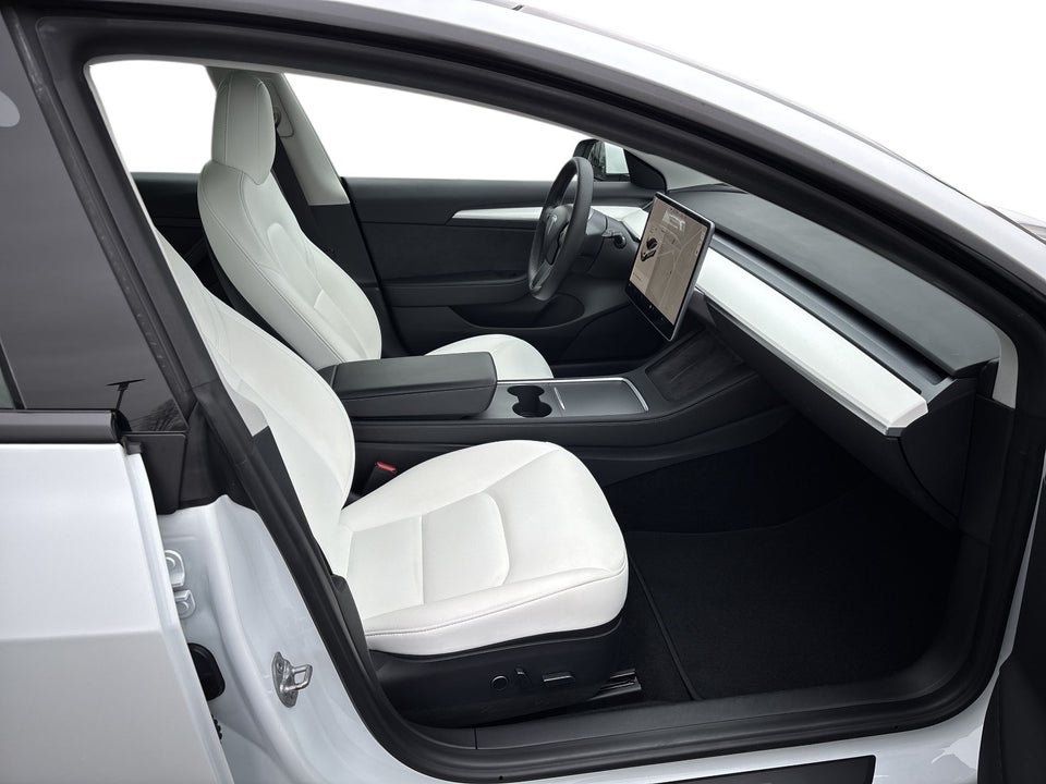 Tesla Model 3 Standard Range+ RWD 4d