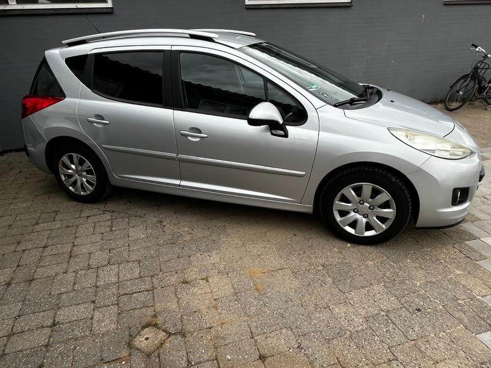 Peugeot 207 1,6 HDi 110 Premium SW 5d