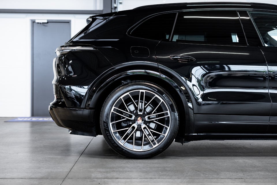 Porsche Cayenne Electric 5d