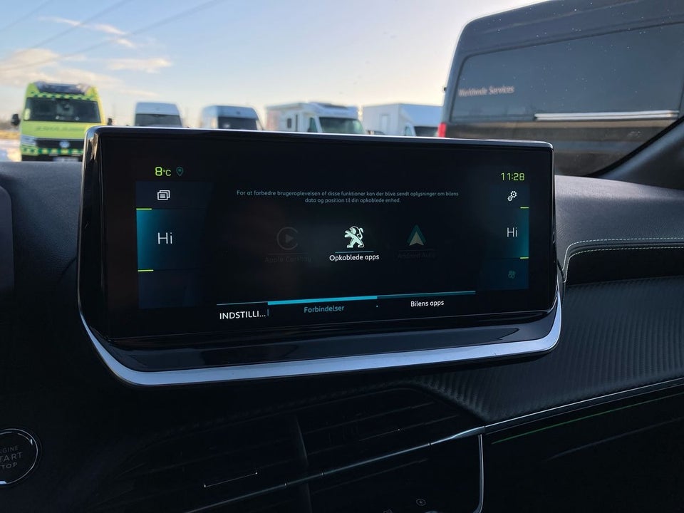 Peugeot e-208 50 GT Sky 5d