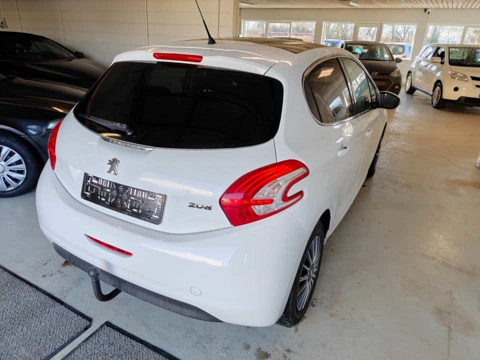 Peugeot 208 1,2 VTi Allure 5d