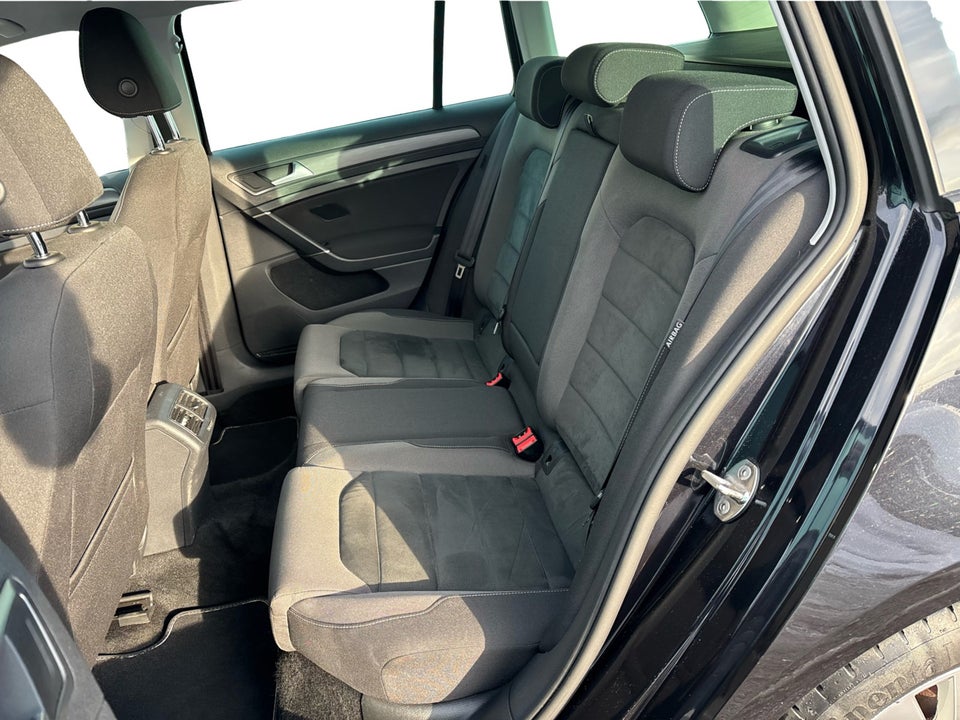 VW Golf VII 1,5 TSi 150 Plus Variant DSG 5d