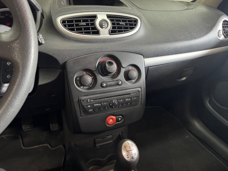 Renault Clio III 1,5 dCi 75 Expression 5d