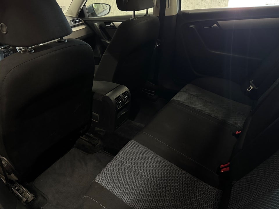 VW Passat 1,6 TDi 105 Trendline BMT 4d