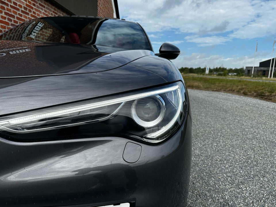 Alfa Romeo Stelvio 2,2 JTD 210 Super aut. Q4 5d