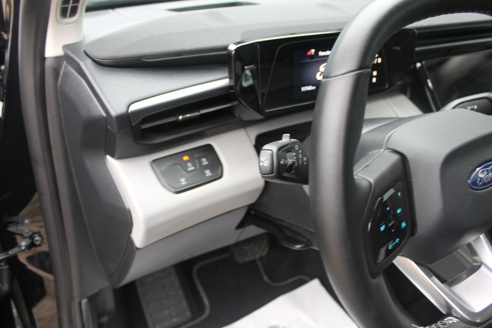 Ford Explorer 79 Premium Extended Range AWD 5d