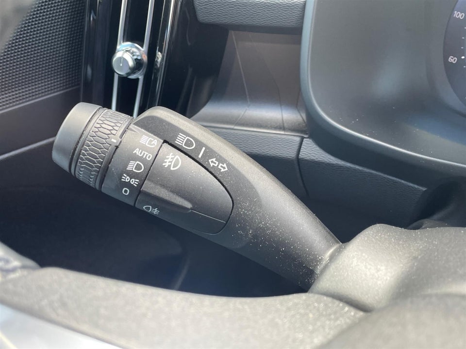 Volvo EC40 Extended Range Black Edition 5d