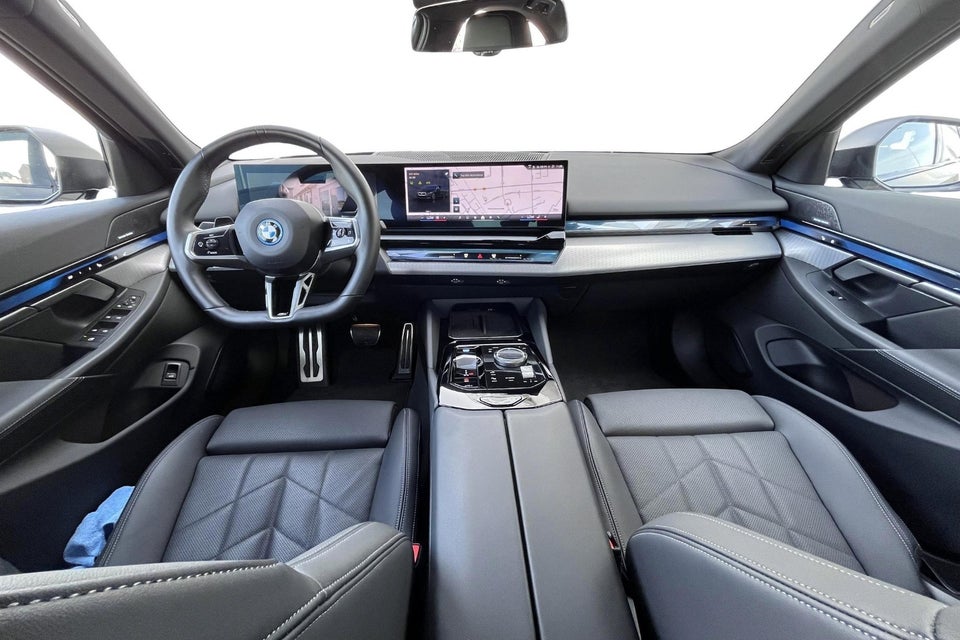 BMW i5 eDrive40 M-Sport 4d