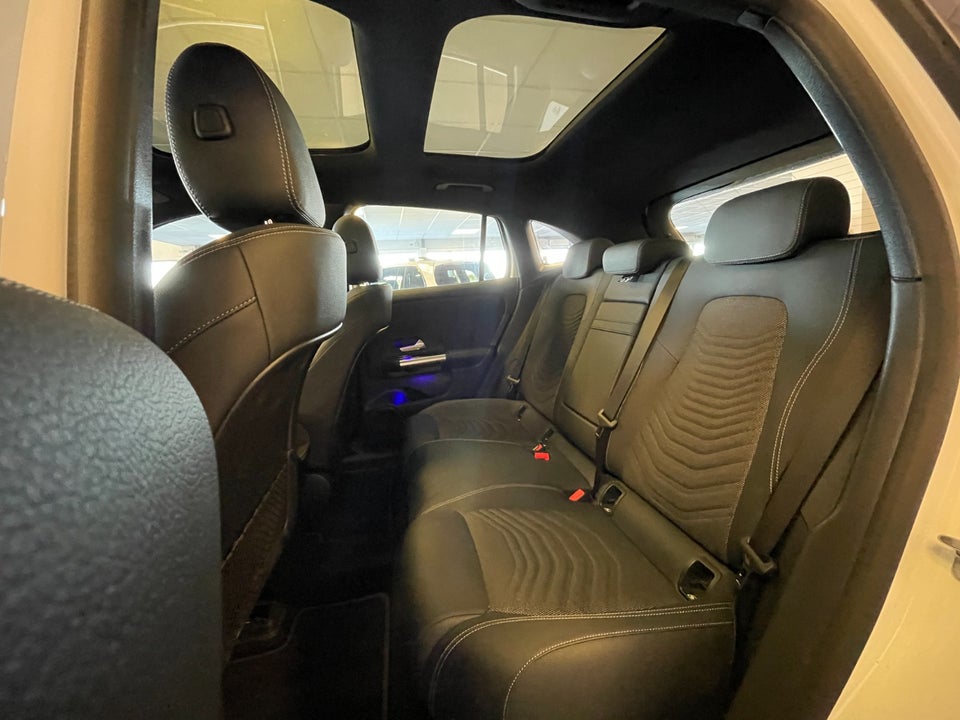 Mercedes EQA300 Progressive 4Matic 5d