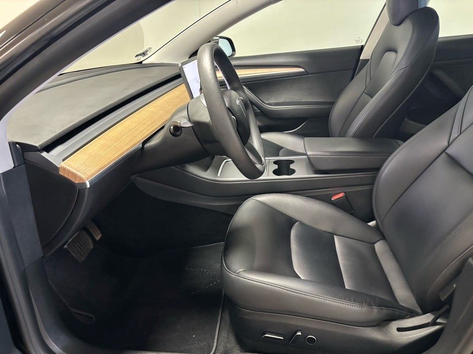 Tesla Model 3 Long Range RWD 4d