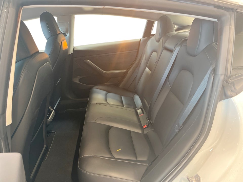 Tesla Model 3 Standard Range+ RWD 4d