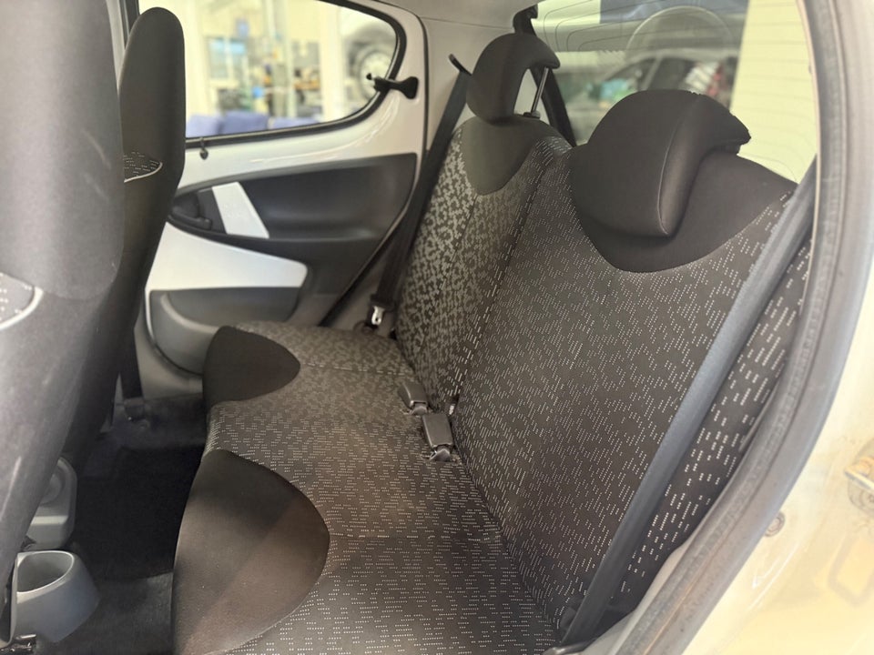 Peugeot 107 1,0 Active 5d