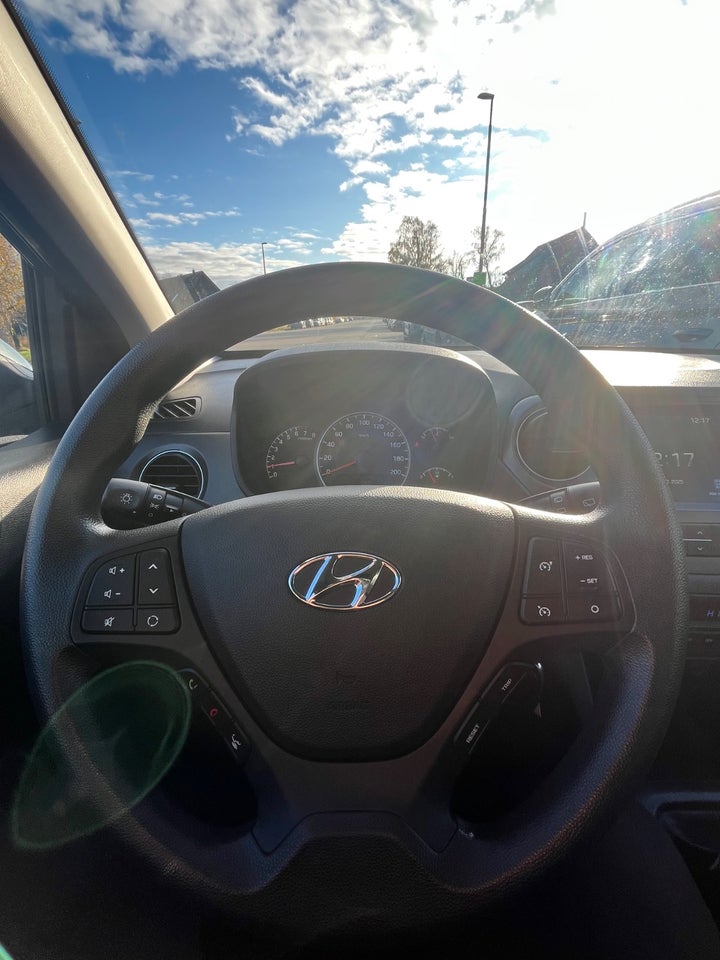Hyundai i10 1,0 Premium 5d