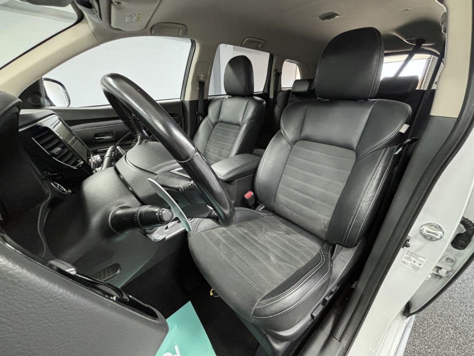 Mitsubishi Outlander 2,4 PHEV Intense CVT 4WD 5d