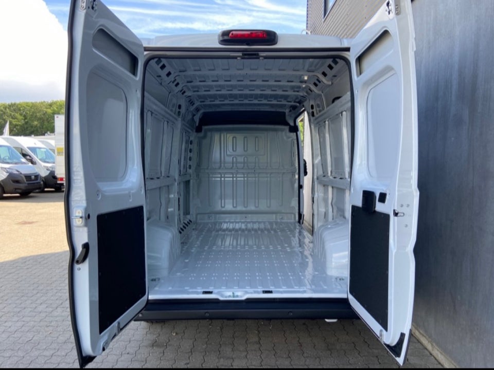 Fiat Ducato 35 Maxi 2,2 MJT 140 Kassevogn L3H2 Pro aut.