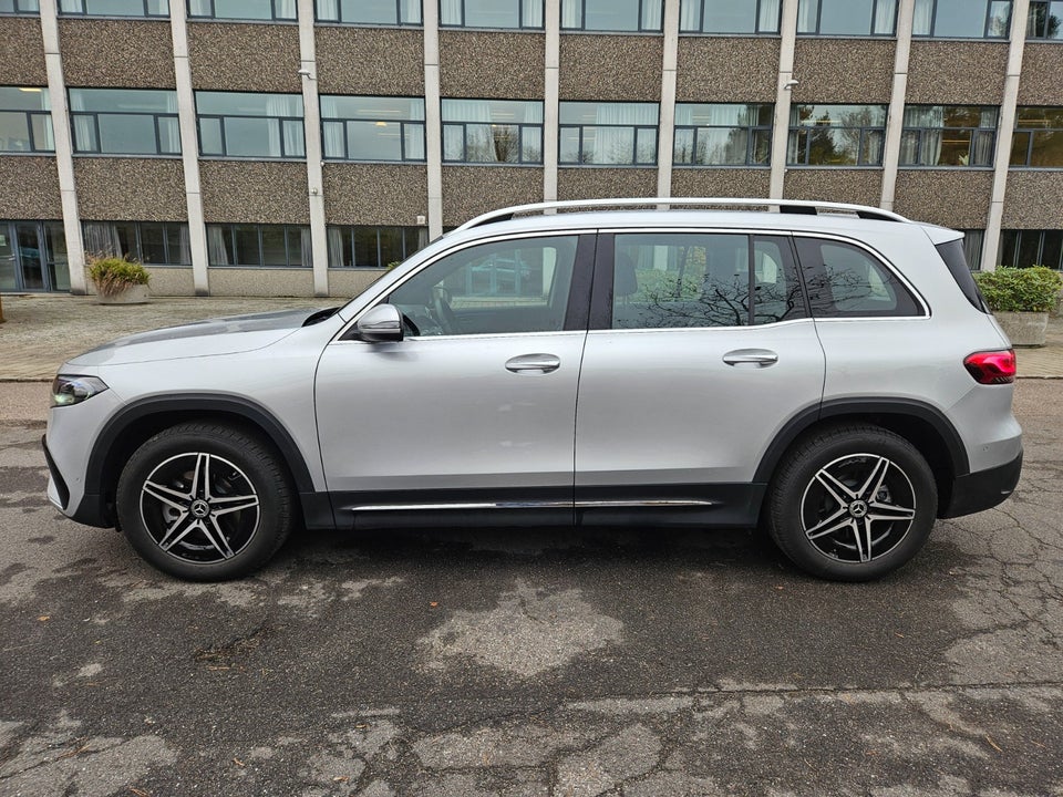 Mercedes EQB250 AMG Line 5d