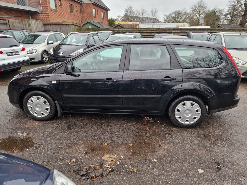 Ford Focus 1,6 Trend 100 5d