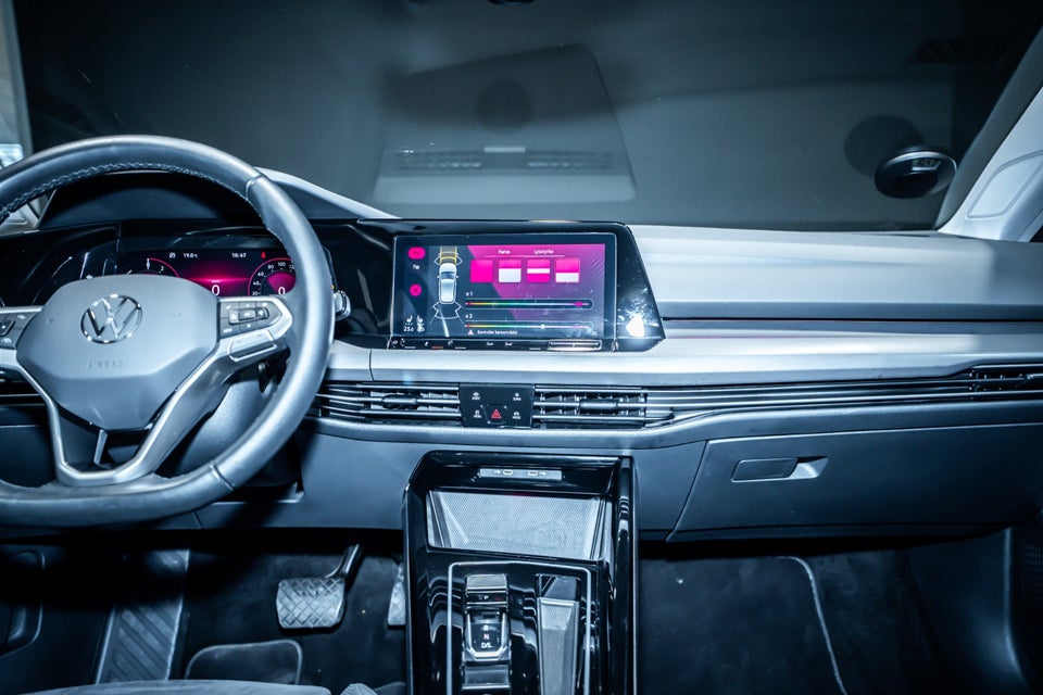 VW Golf VIII 1,4 eHybrid Style 75 Years Edition DSG 5d