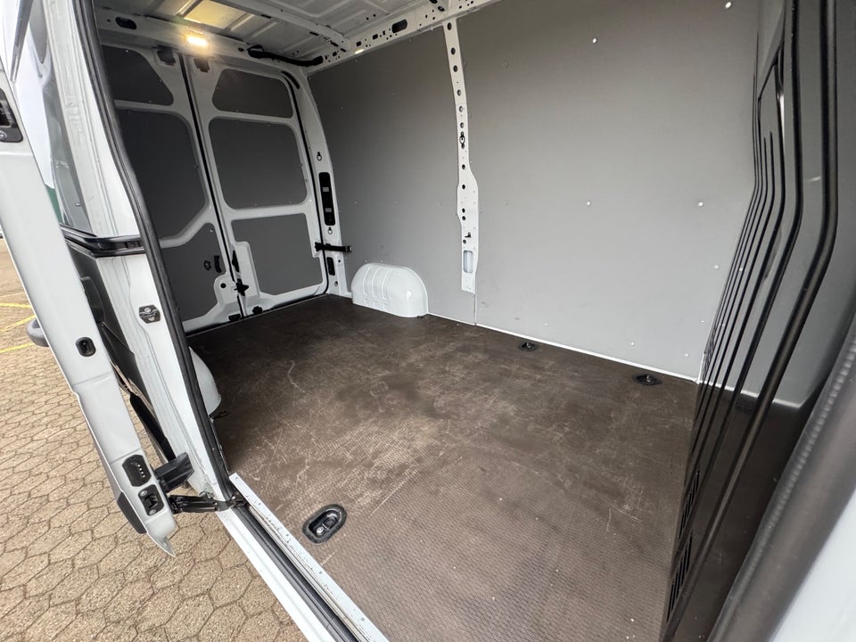 Nissan Interstar 2,0 dCi 150 L2H2 N-Connecta Van