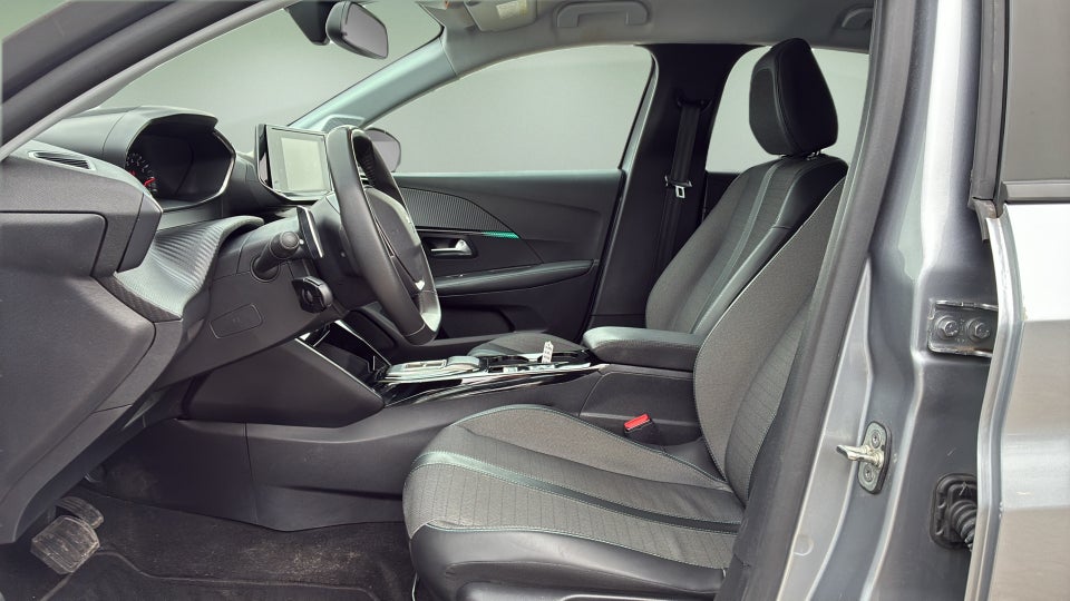 Peugeot 208 1,2 PureTech 100 Vision Sport EAT8 5d
