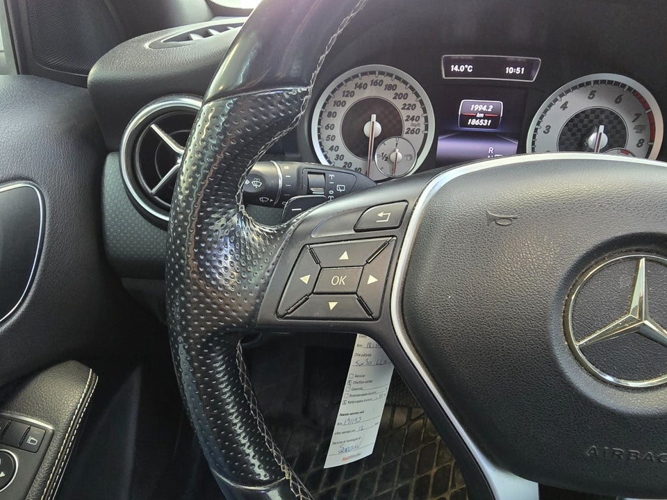 Mercedes A180 1,6 Urban aut. 5d