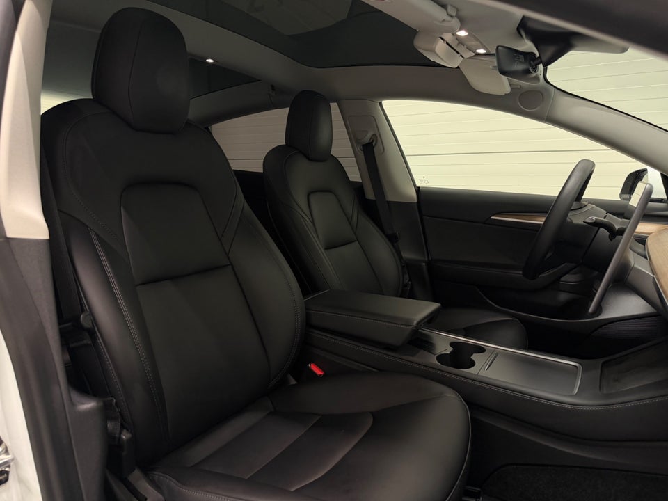 Tesla Model 3 Long Range AWD 4d