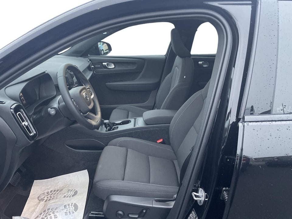 Volvo EX40 Extended Range Black Edition 5d