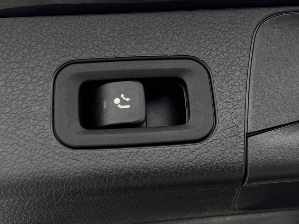 Mercedes GLB200 1,3 Progressive Line aut. 7prs 5d