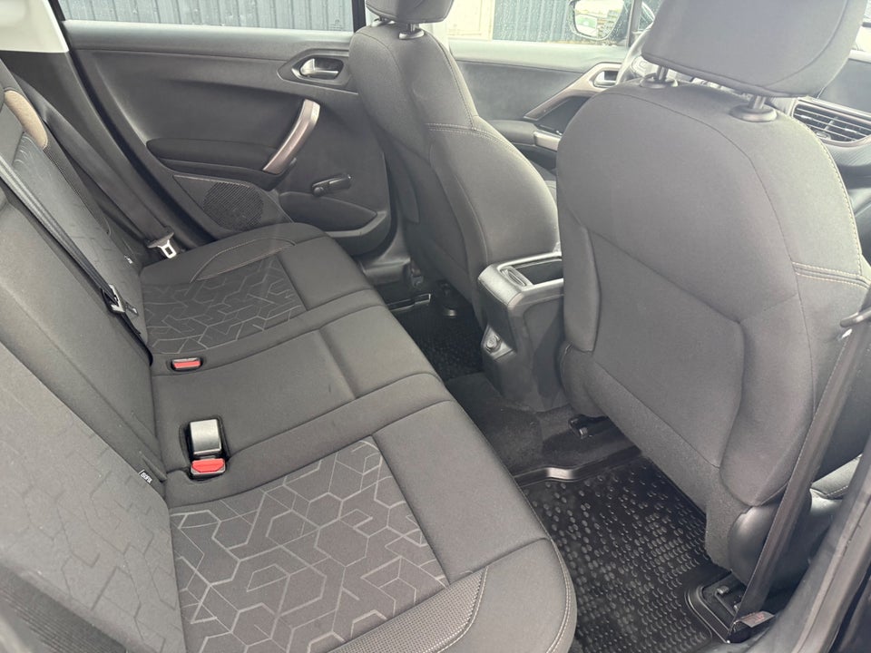 Peugeot 2008 1,2 VTi 82 Active 5d